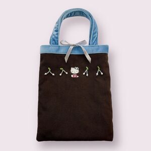 Vintage 1976 Hello Kitty Vivitix Embroidered Bag/Purse W/Beads & Ribbon Closure